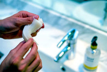 Load image into Gallery viewer, SmartBrush - Brighten Your Smile In An Instant